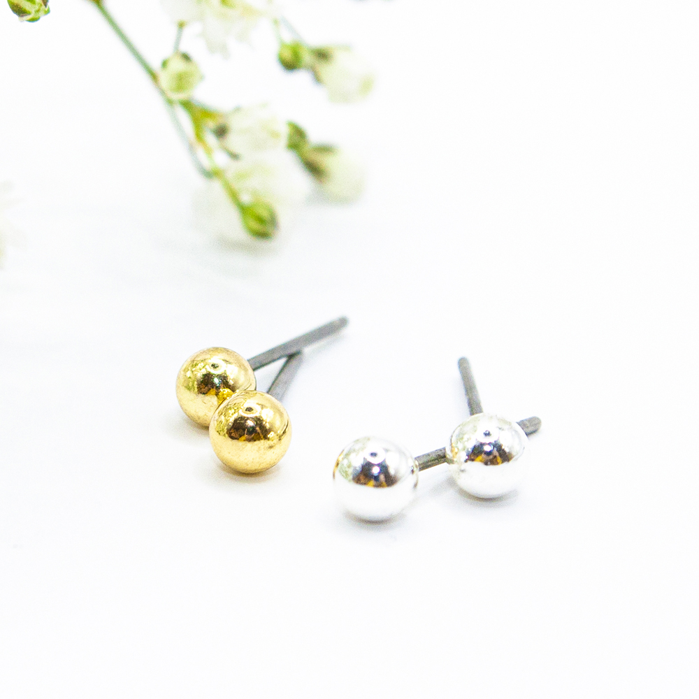 Pack of 2 Gold / Silver Ball Stud Earrings - 4mm Silver Gold Ball Studs ES32 ES30 2