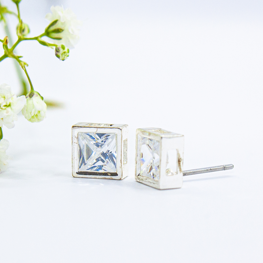 Square Cubic Zirconia Stud Earrings - Silver / Gold - Square Cubic Zirconia Stud Earrings Silver CZ219 1