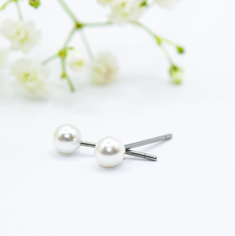 Boxed Giftset of 7 Earrings - 4mm white pearl studs 1