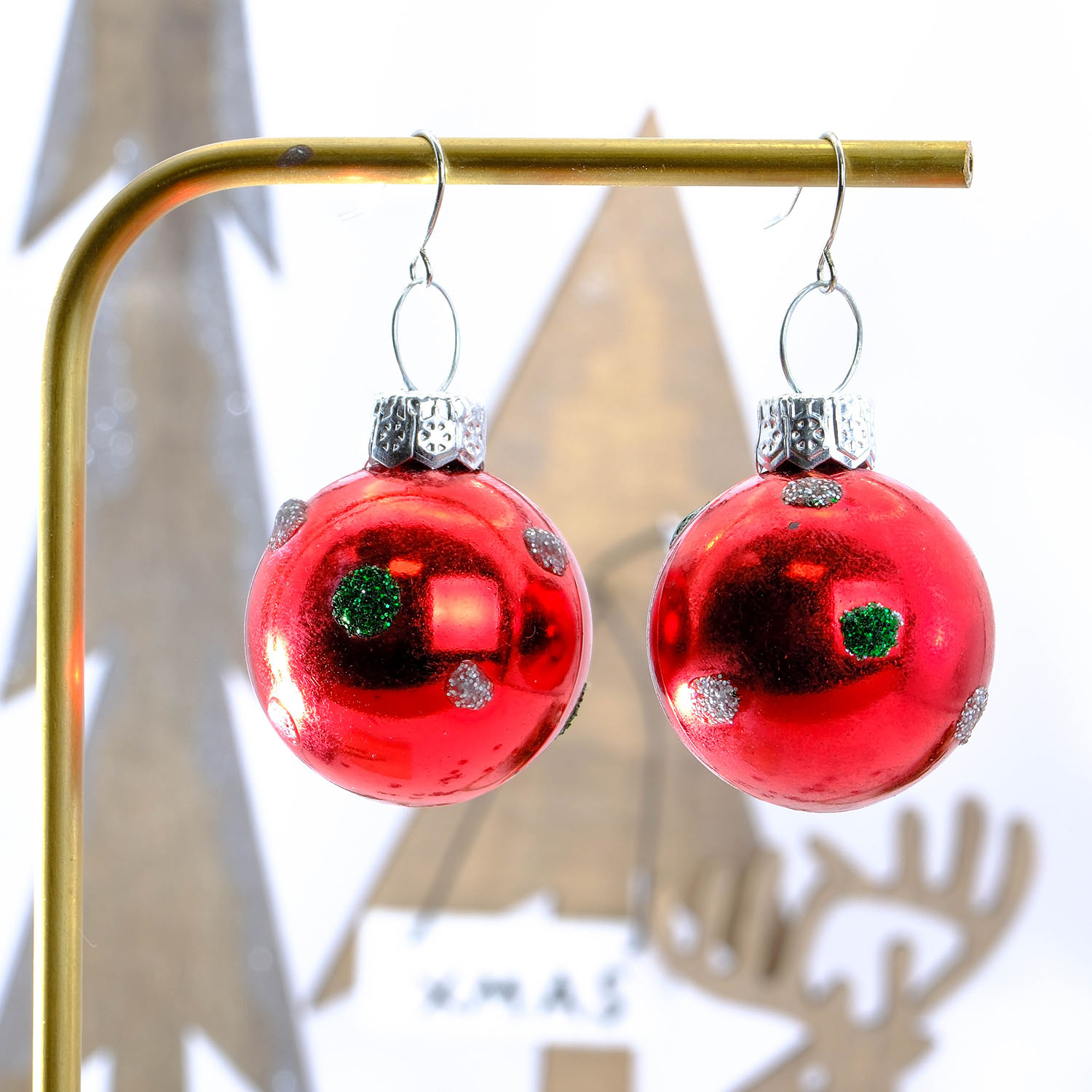 Christmas earrings. Bauble.